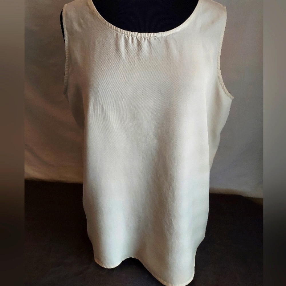 Karen Scott  sleeveless top, sz XL, 100% tencil lyocel, cream color